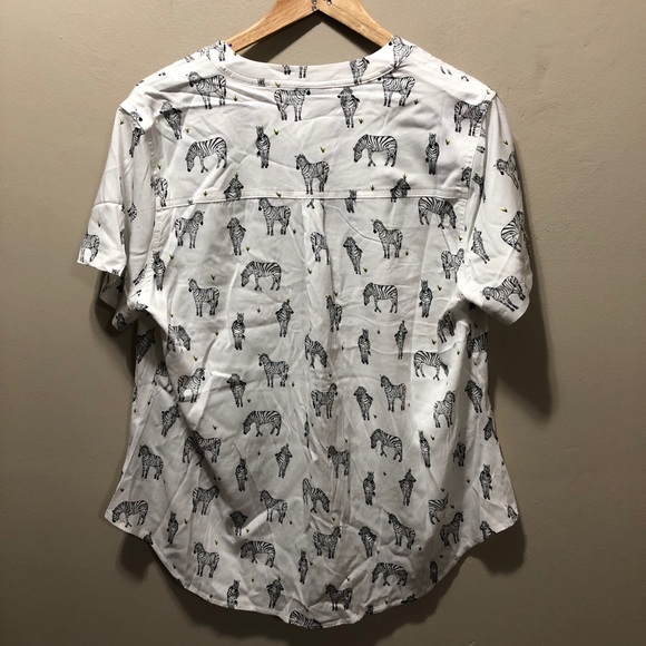 {Torrid} NWT Harper Zebra Challis Pullover Blouse - Picture 8 of 9